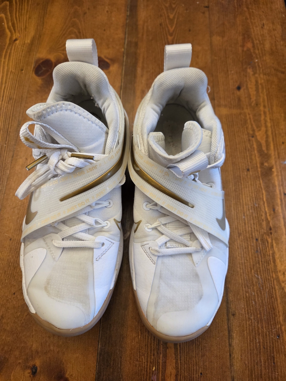 Women's Nike Reactive Hyperset Volleyball Shoes 8.5
